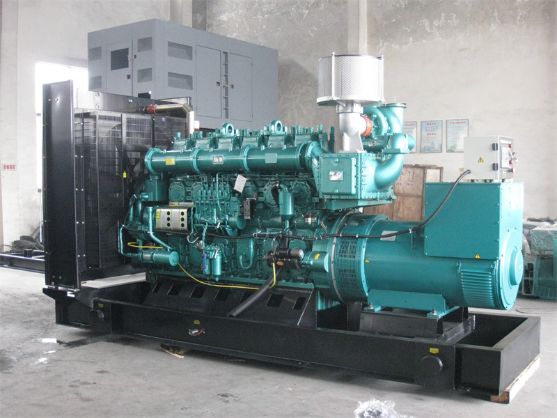 丰满200KW 柴油发电机的油耗是多少？